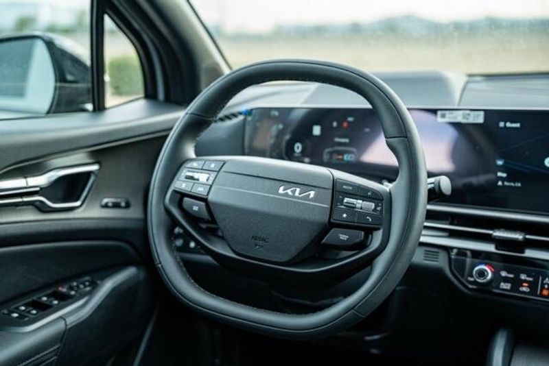 New 2026 Kia Sportage Plug-In Hybrid X-Line PrestigeImage 18