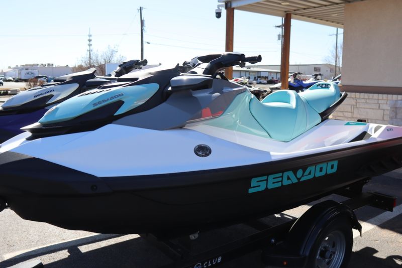 2025 SEADOO GTI WHITE AND NEO MINT 