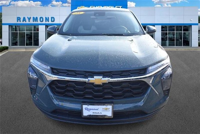 2025 Chevrolet Trax LSImage 9