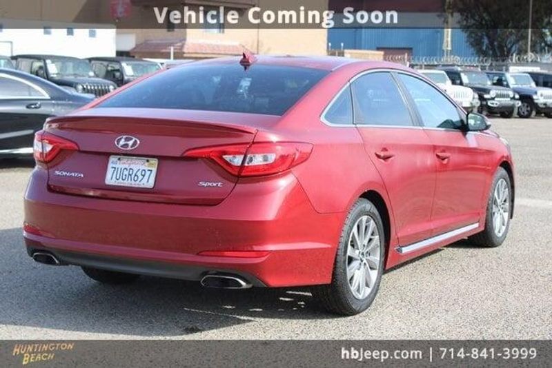 2016 Hyundai Sonata BaseImage 5