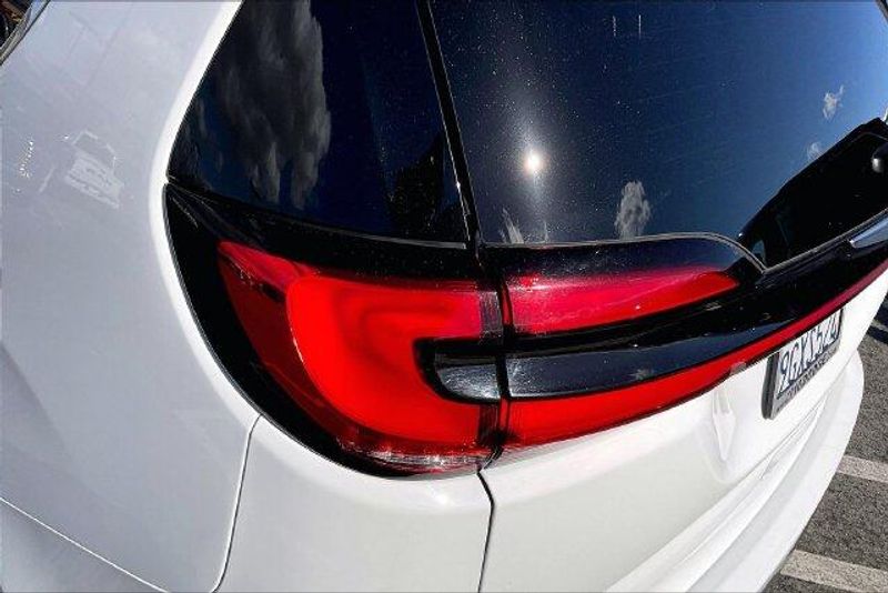 Used 2023 Chrysler Pacifica Hybrid Touring LImage 28