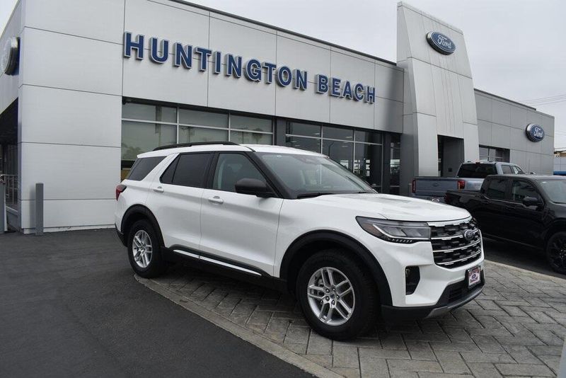 New 2025 Ford Explorer ActiveImage 1