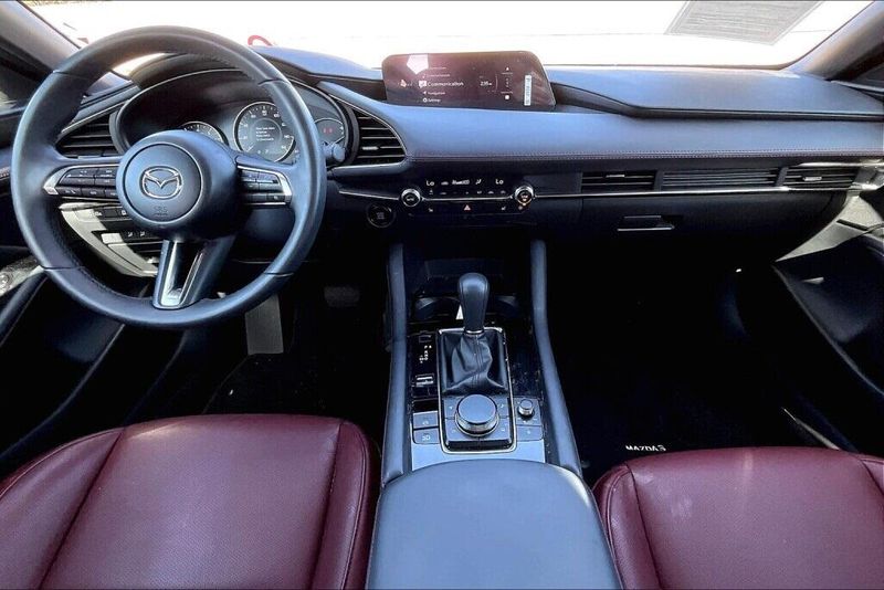 2024 Mazda Mazda3 2.5 S Carbon EditionImage 11