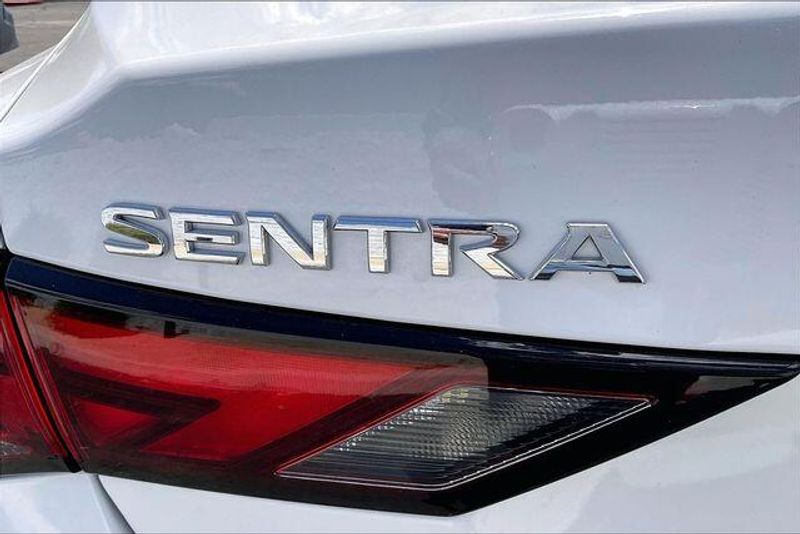 Used 2025 Nissan Sentra SVImage 7