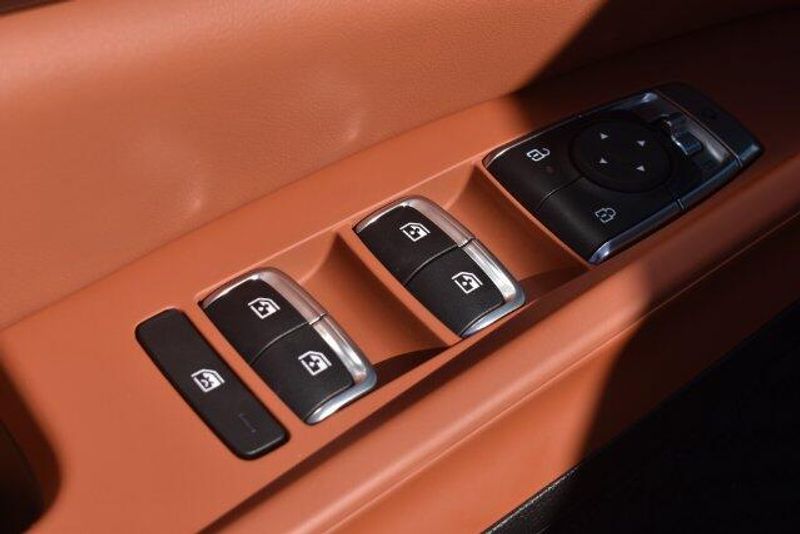 New 2027 Kia Carnival SXImage 24