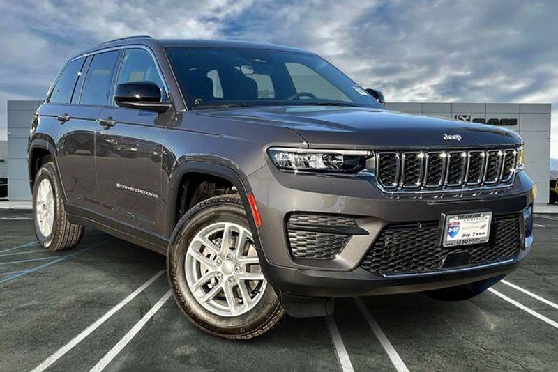 New 2025 Jeep Grand Cherokee Laredo X 4x4Image 14