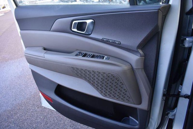 New 2026 Kia Carnival EXImage 35
