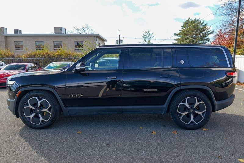2023 Rivian R1S Adventure photo 4