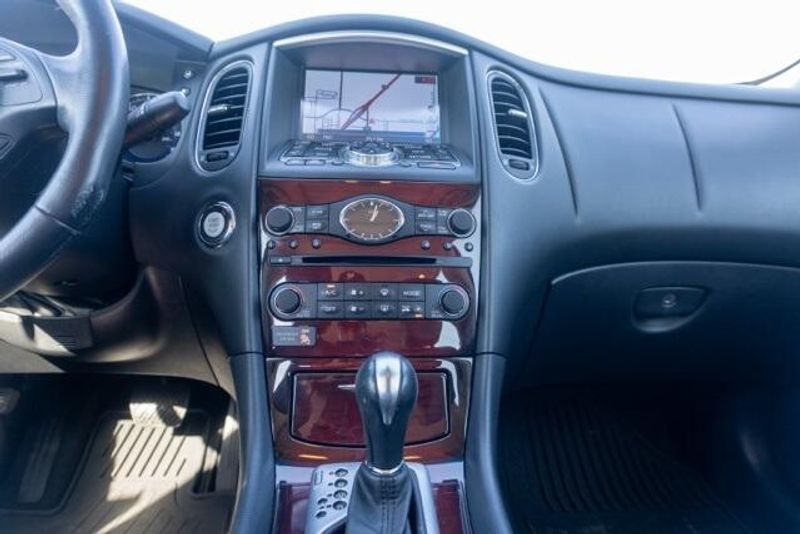 Used 2017 INFINITI QX50 BaseImage 16