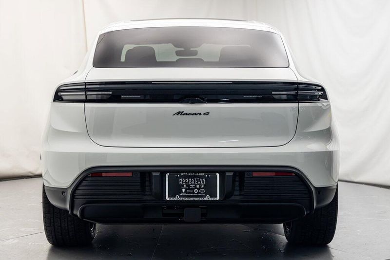 2024 Porsche Macan Electric 4Image 4