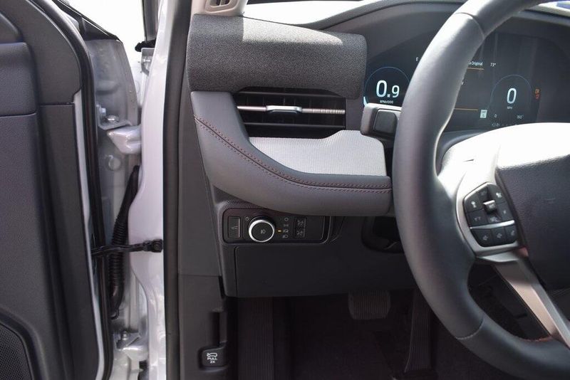 New 2025 Ford Explorer ActiveImage 16