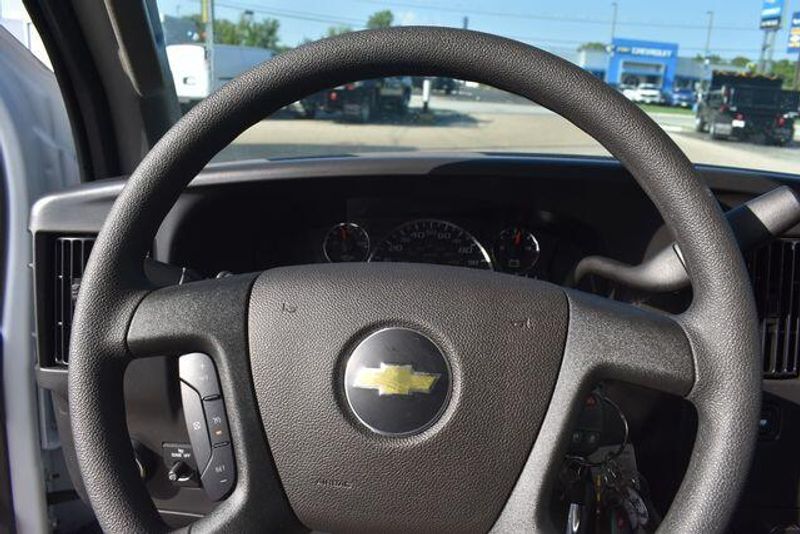 New 2026 Chevrolet Express 3500 Work VanImage 20