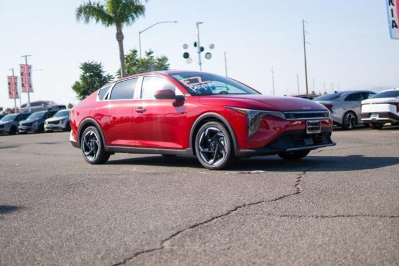 New 2025 Kia K4 GT-LineImage 2