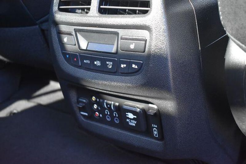 Used 2018 Honda Pilot EliteImage 17