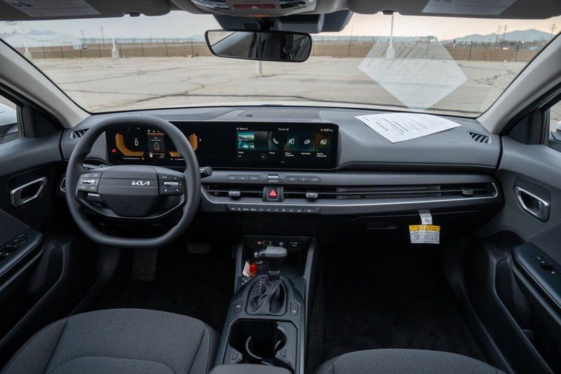 Used 2025 Kia K4 LXSImage 18