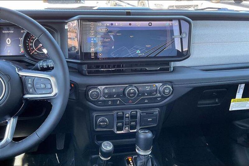 New 2025 Jeep Wrangler 4-door SaharaImage 5