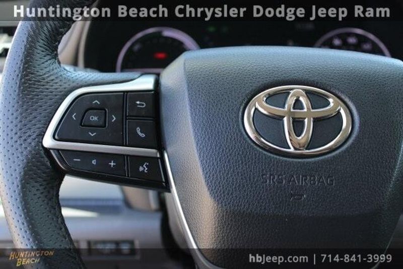 2023 Toyota Sienna LimitedImage 22