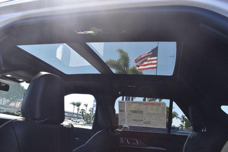 New 2025 Ford Explorer STImage 11
