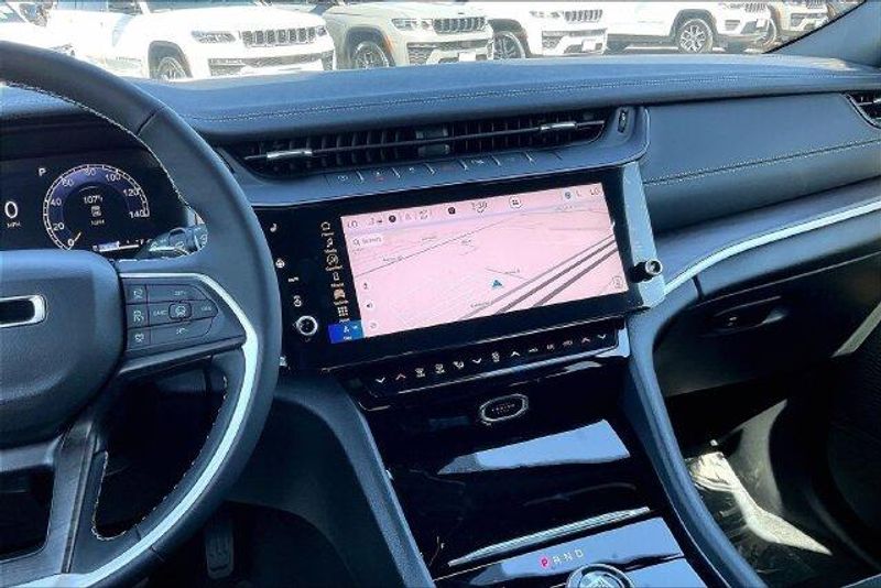 New 2027 Jeep Grand Cherokee L Laredo Altitude 4x2Image 5