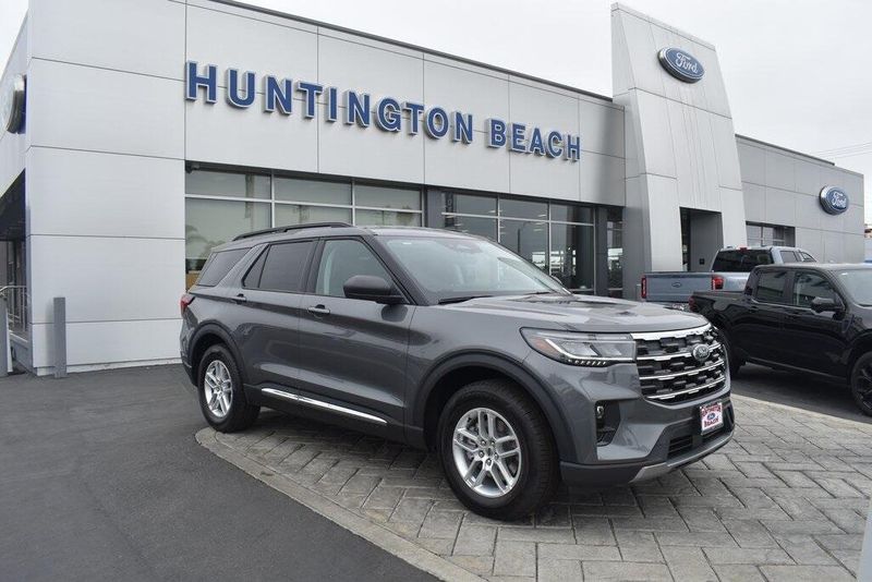 New 2025 Ford Explorer ActiveImage 1