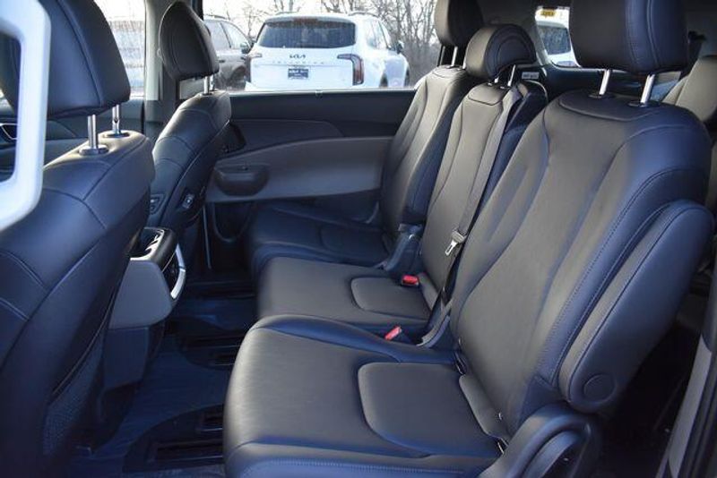 New 2026 Kia Carnival EXImage 20