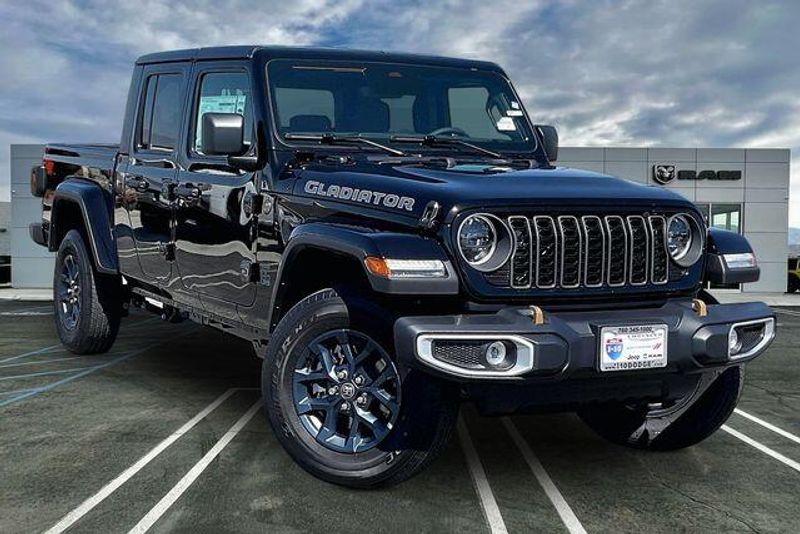 New 2026 Jeep Gladiator 85th Anniversary Edition 4x4Image 14