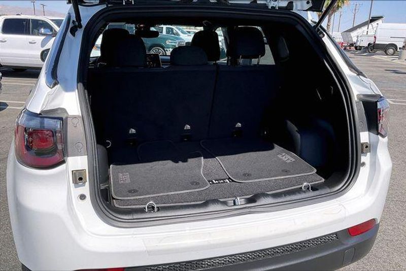 Used 2025 Jeep Compass SportImage 34