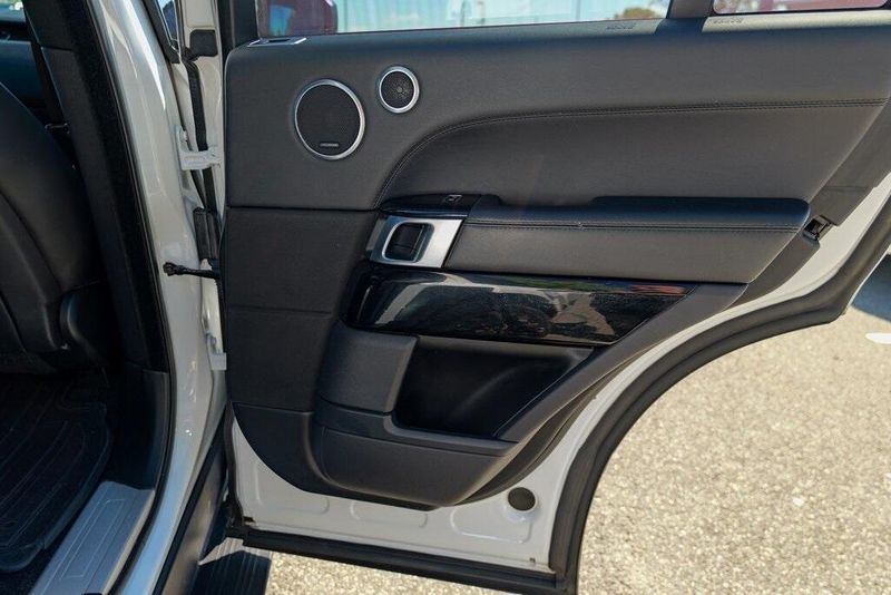 2016 Land Rover Range Rover SuperCharged photo 22