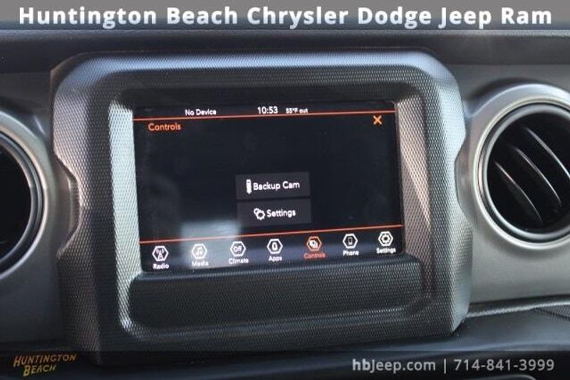 2022 Jeep Wrangler Unlimited WillysImage 25
