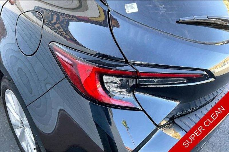 Used 2025 Toyota Corolla Hatchback SEImage 28