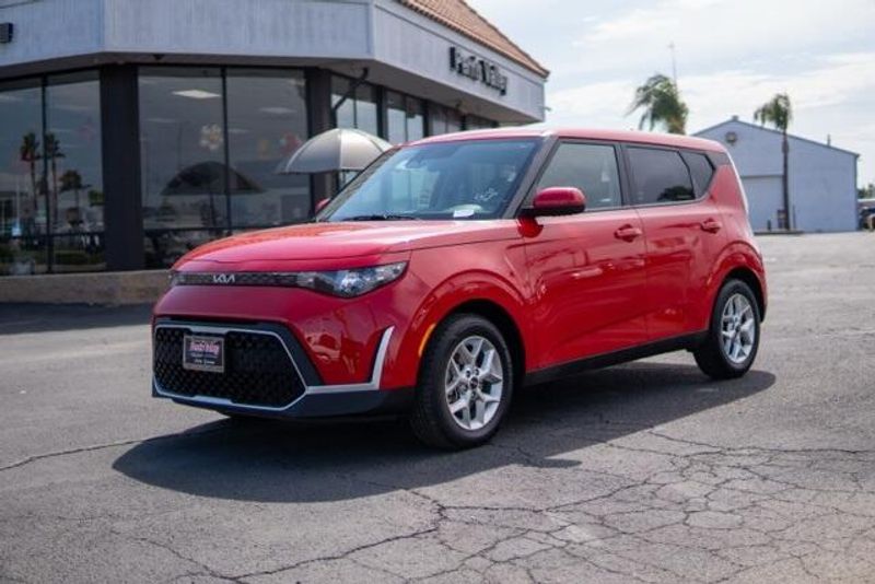 Used 2023 Kia Soul LXImage 3