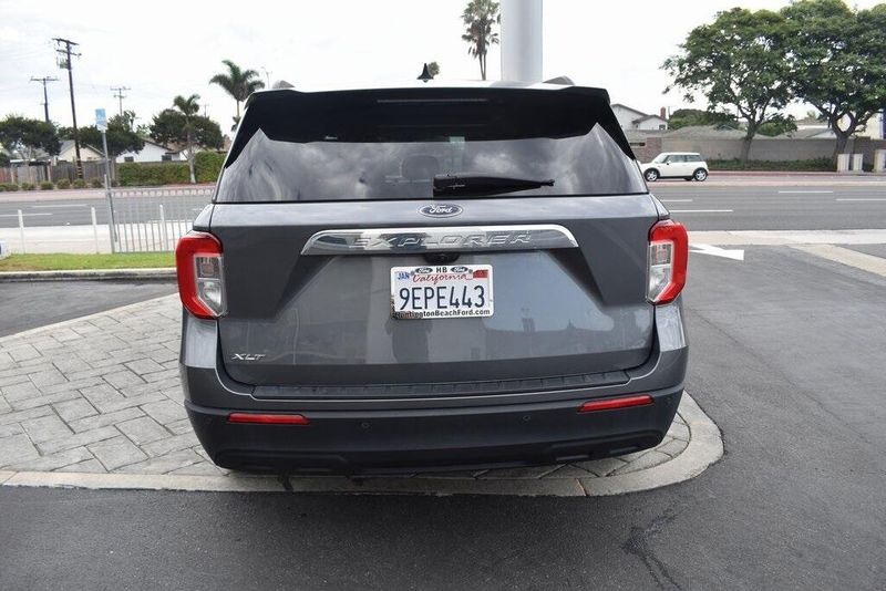 Used 2022 Ford Explorer XLTImage 7