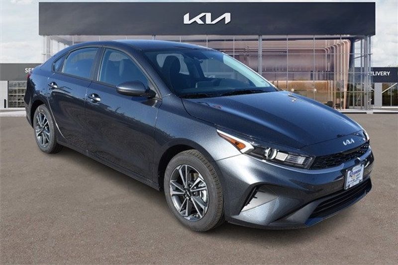 2024 Kia Forte LXSImage 11