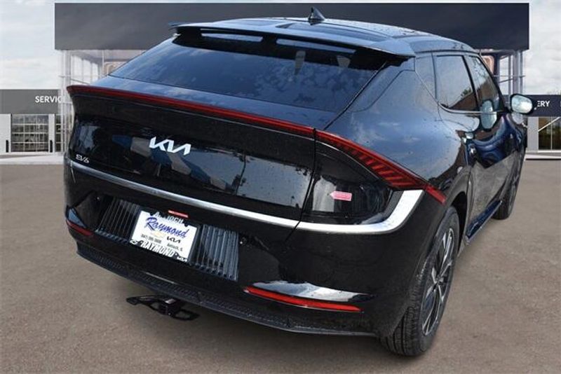 2024 Kia EV6 WindImage 3