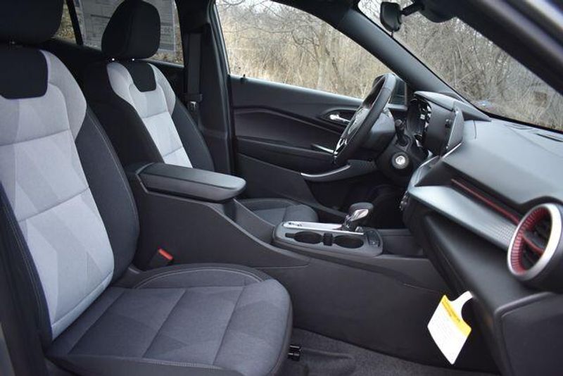 New 2026 Chevrolet Trax 1RSImage 13
