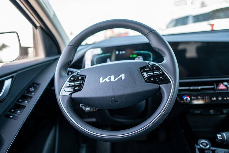 New 2026 Kia Niro LXImage 17