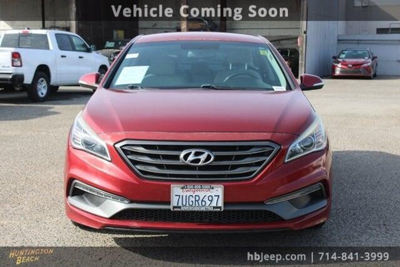 2016 Hyundai Sonata BaseImage 2