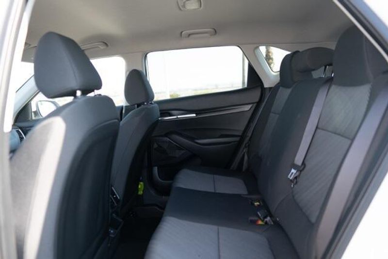 New 2025 Kia Seltos LXImage 12
