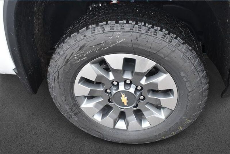 New 2026 Chevrolet Silverado 2500HD CustomImage 12