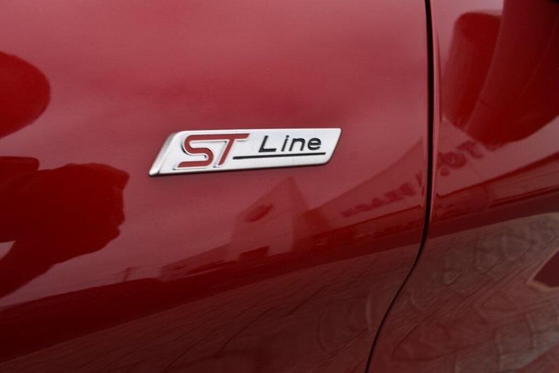 New 2025 Ford Explorer ST-LineImage 5