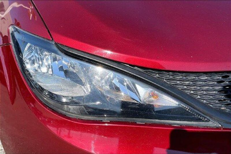 Used 2023 Chrysler Voyager LXImage 27