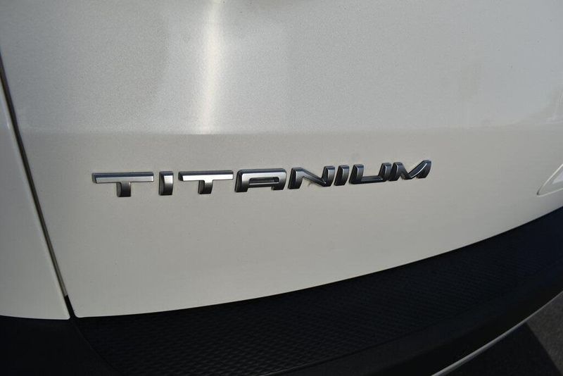 Used 2022 Ford Escape TitaniumImage 5
