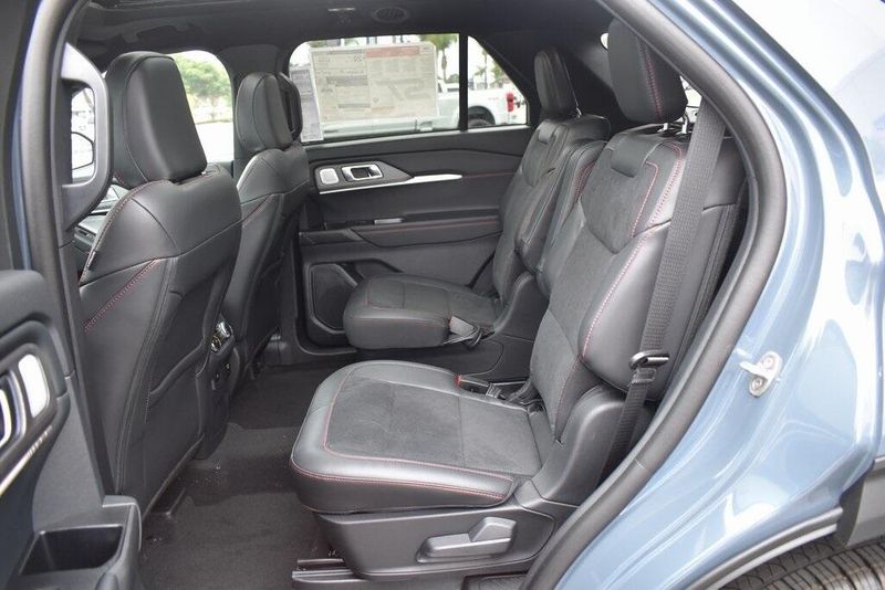 New 2025 Ford Explorer STImage 11
