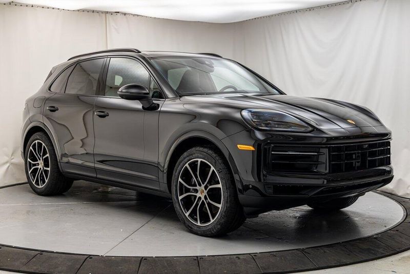 2024 Porsche Cayenne BaseImage 7