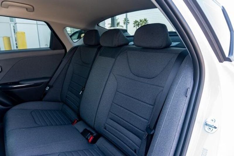 New 2025 Kia K4 EXImage 14