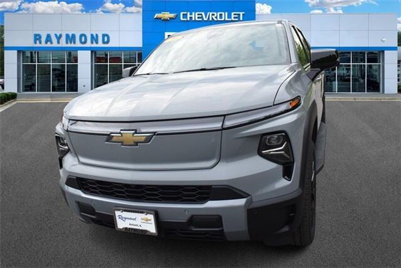 New 2026 Chevrolet Silverado EV LTImage 7