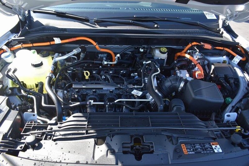 2025 Ford Escape Plug-In Hybrid BaseImage 24