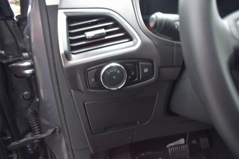 2024 Ford Edge SEImage 15