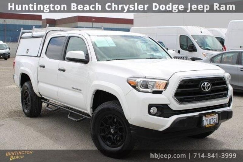 2016 Toyota Tacoma SR5Image 1