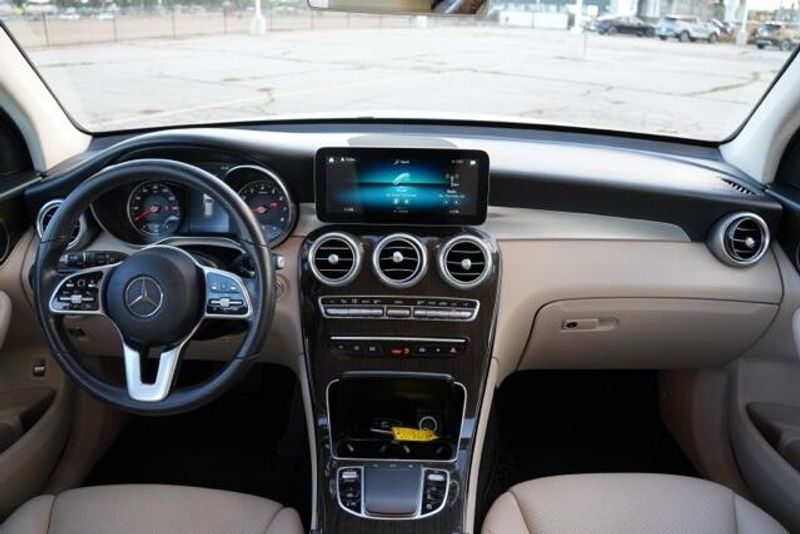 Used 2020 Mercedes-Benz GLC 300Image 16